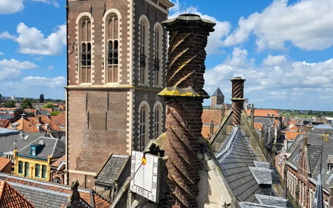 Palet geeft kleur aan eeuwenoude zonnewijzer